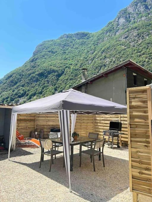 Charmante Maison De Montagne Pour 8 Personnes Livet-et-Gavet エクステリア 写真